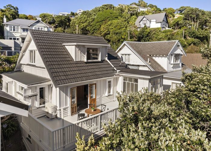 at 35 Raroa Road, Kelburn, Wellington