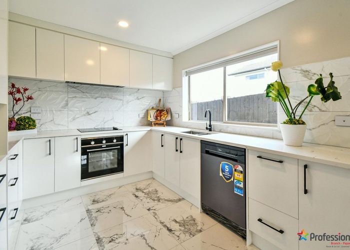  at 18 Staten Place, Mangere, Manukau City, Auckland