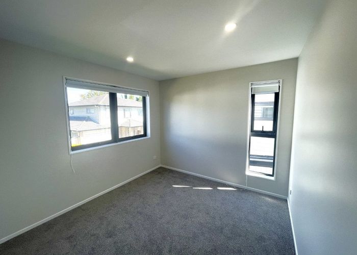  at 54D Royal View Road, Te Atatu South, Waitakere City, Auckland