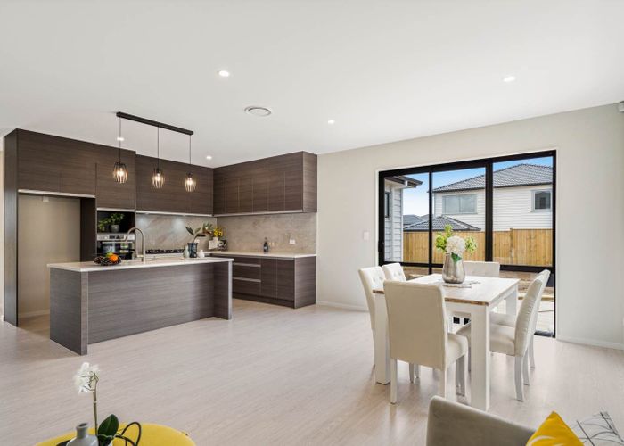  at 31 Ballyholey Drive, Flat Bush, Auckland