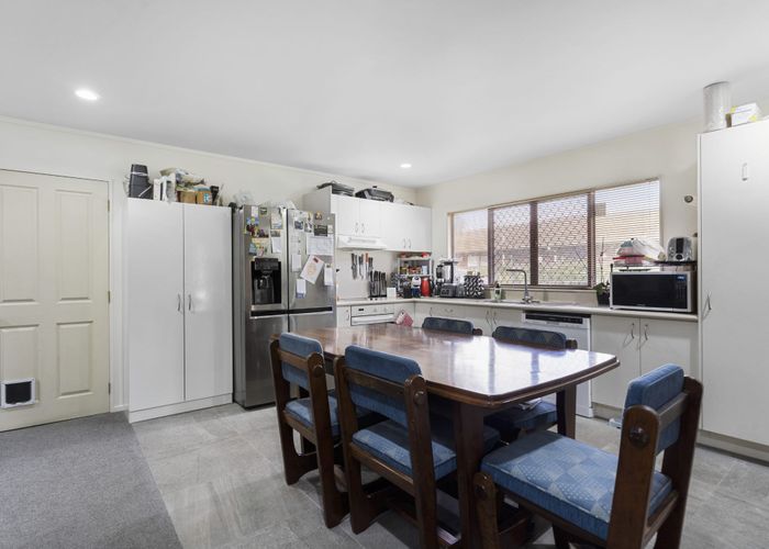  at 11F Sturges Road, Henderson, Auckland