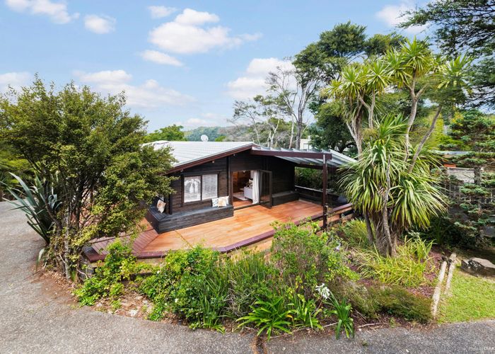  at 1062 Scenic Drive North, Swanson, Waitakere City, Auckland