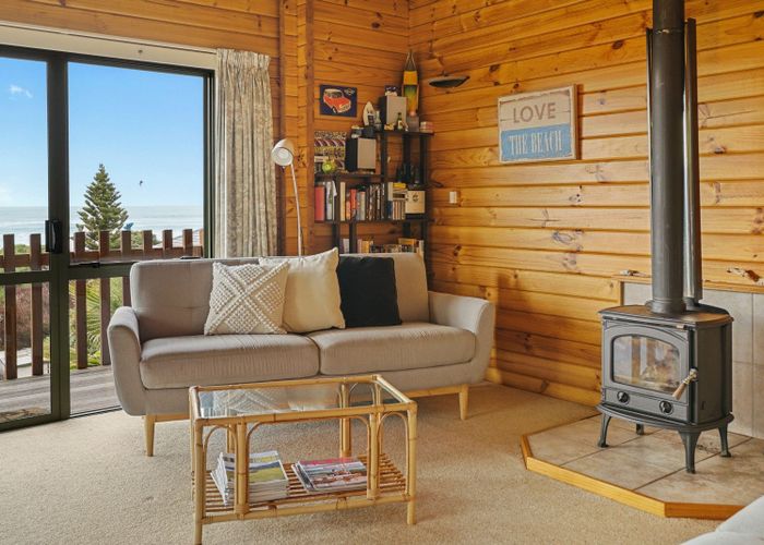  at 8 Buxton Place, Gore Bay