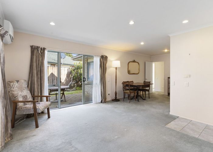  at 2/16 Montilla Place, Manurewa, Auckland