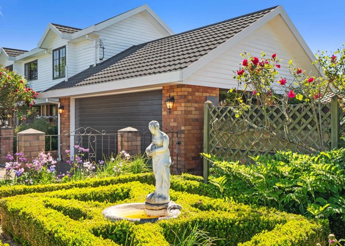  at 10 Regency Crescent, Redwood, Christchurch City, Canterbury