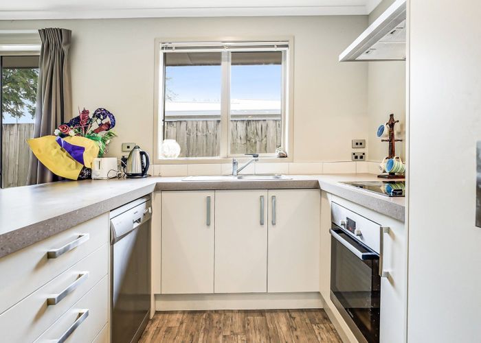  at 1/114 Old Farm Road, Hamilton East, Hamilton