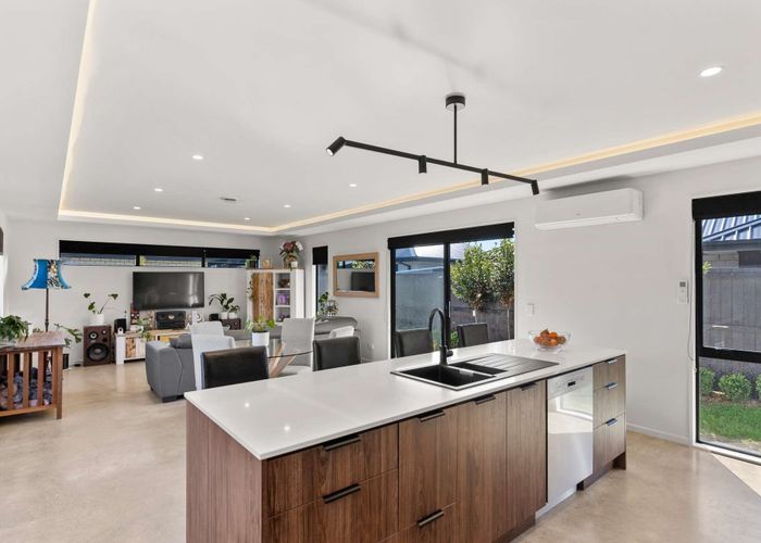  at 15 Evelyn Crescent, Marshland, Christchurch