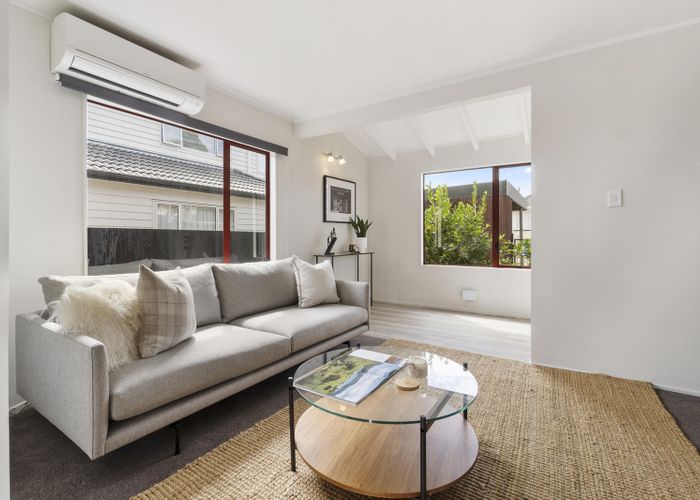  at 2/18 Strid Road, Te Atatū South, Auckland