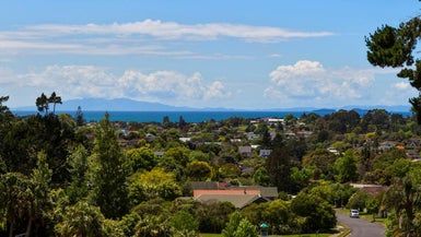 at 897B East Coast Road, Northcross, Auckland