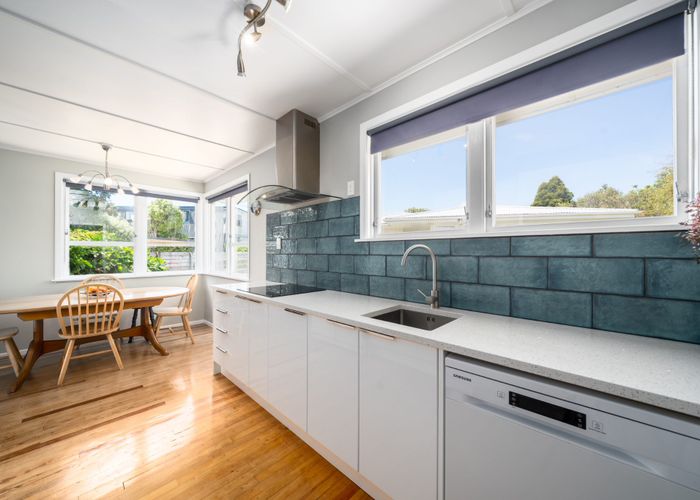  at 11 Pauline Way, Paparangi, Wellington, Wellington