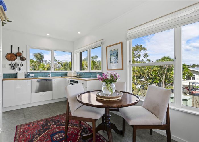  at 4/5 Cambria Road, Devonport, Auckland