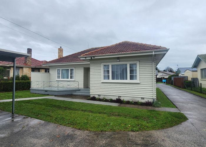 at 194 Cambridge Road, Hillcrest, Hamilton