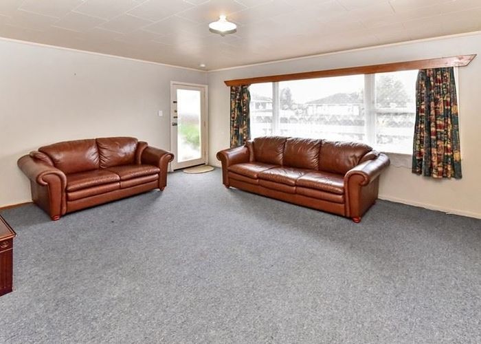  at 2/9 Oxford Road, Manurewa, Manukau City, Auckland