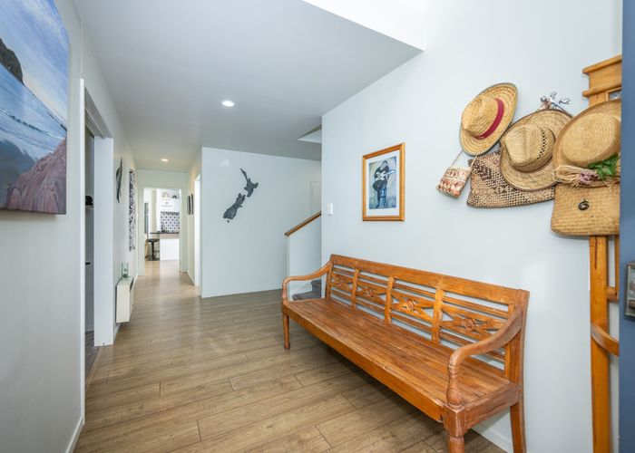  at 7 Charles Henry Place, Harrowfield, Hamilton
