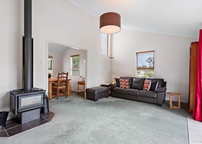  at 2/162 Deep Creek Road, Torbay, Auckland