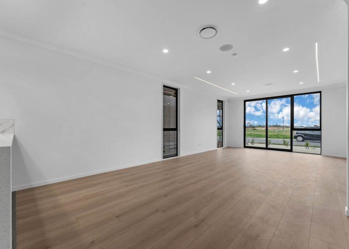  at 12 Longview Oak lane, Rosehill, Papakura, Auckland