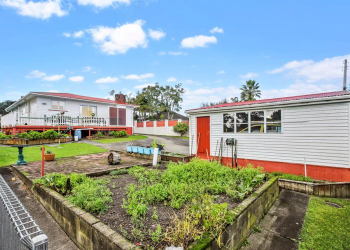  at 81 Connell Street, Blockhouse Bay, Auckland