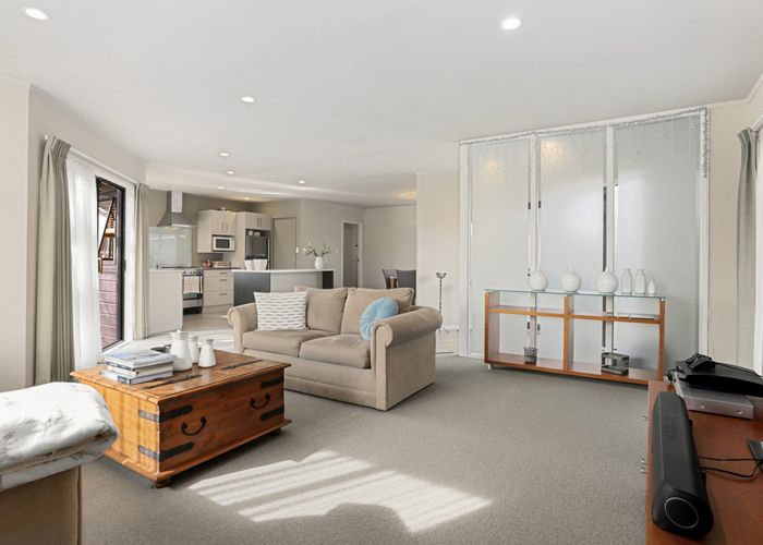  at 2/47 Alverston Street, Waterview, Auckland City, Auckland