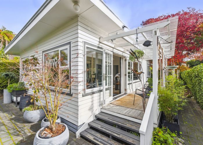  at 1/52 Matatua Road, Raumati Beach, Kapiti Coast, Wellington
