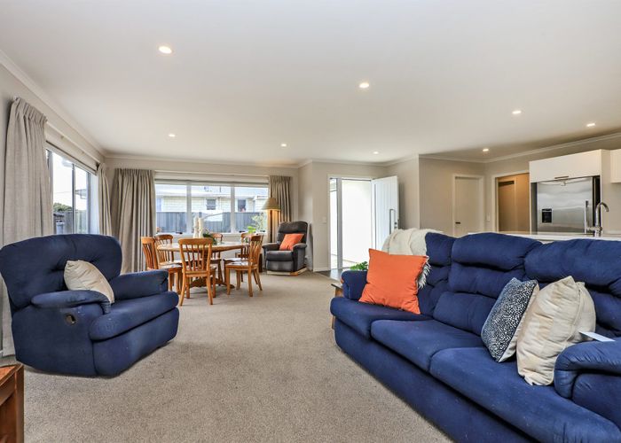  at 2/416 Murdoch Road West, Raureka, Hastings