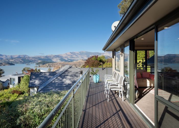  at 9 Glas Brae, Lyttelton
