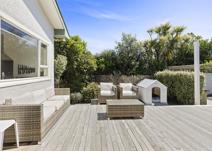  at 98 Apu Crescent, Lyall Bay, Wellington
