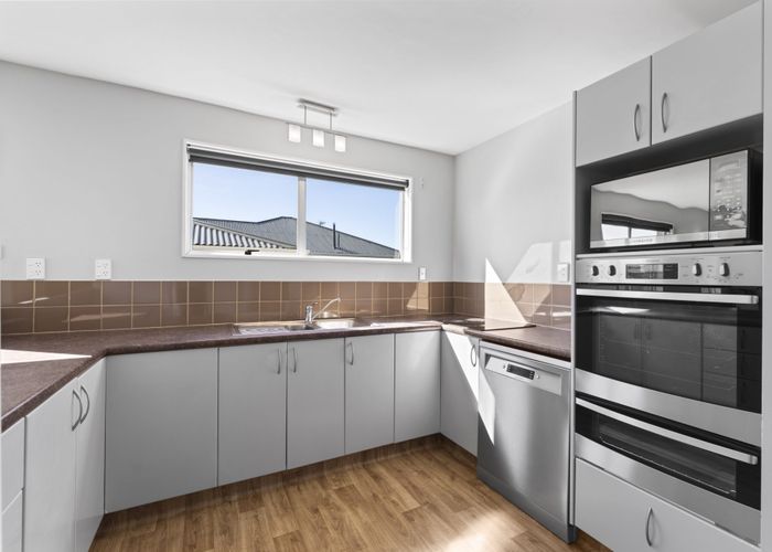  at 2 Emlyn Place, Avondale, Christchurch City, Canterbury