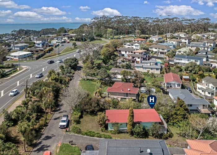  at 376 East Coast Road, Sunnynook, North Shore City, Auckland