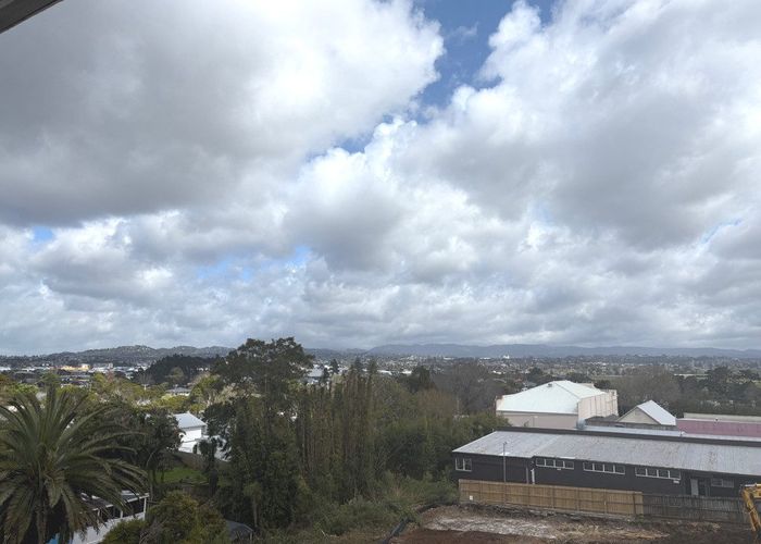  at 2J/21 St Jude St, Avondale, Auckland City, Auckland