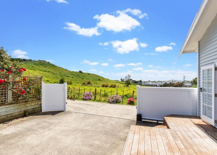  at 24 Mountain Road, Mangere Bridge, Auckland