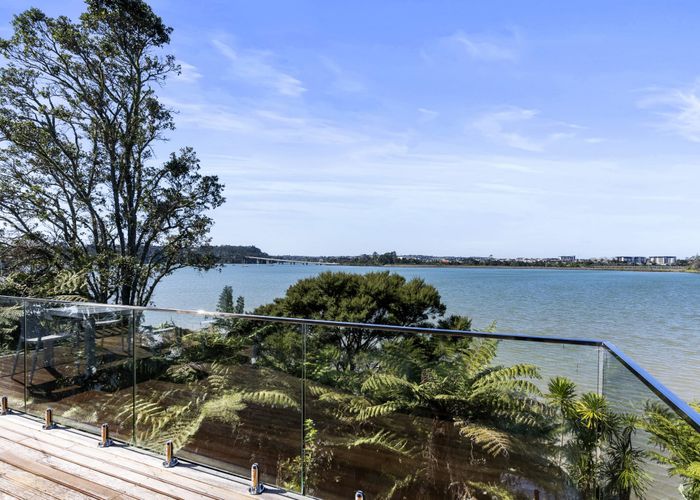  at 27 Ferry Parade, Herald Island, Auckland