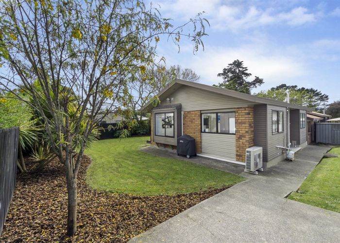  at 2/56 Glen Road, Ranui, Auckland