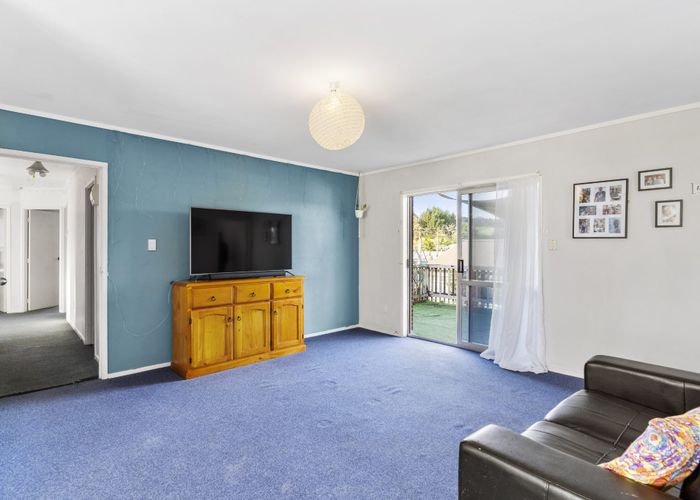  at 8/247 Henderson Valley Road, Henderson, Waitakere City, Auckland