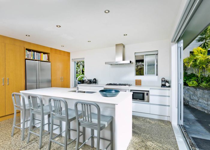  at 3/304 Beach Road, Campbells Bay, Auckland