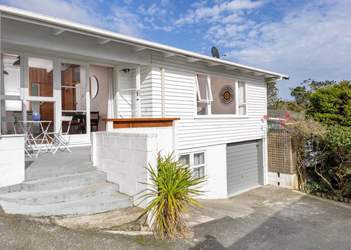  at 2/199 Titirangi Road, Titirangi, Waitakere City, Auckland