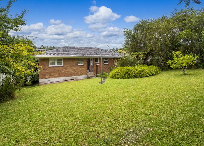  at 4 Ayton Drive, Totara Vale, North Shore City, Auckland