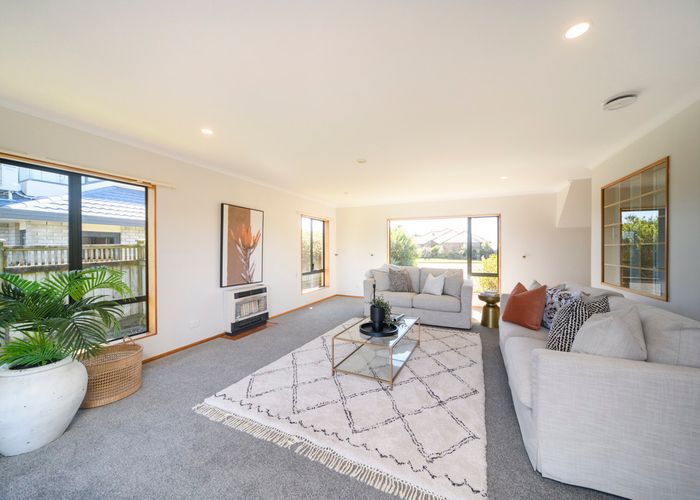  at 122 Pacific Drive, Fitzherbert, Palmerston North