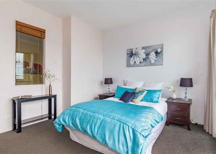  at 8/220 Thorndon Quay , Thorndon, Wellington, Wellington