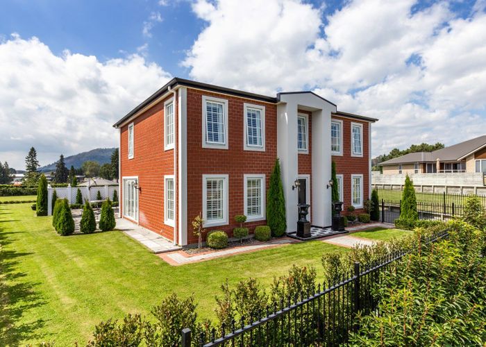  at 35 Coprosma Crescent, Waipahihi, Taupo