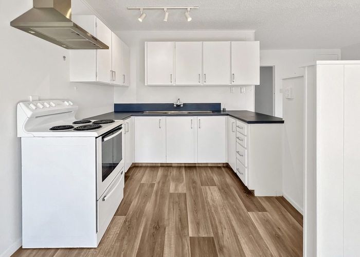  at 9/81 Lake Road, Belmont, North Shore City, Auckland