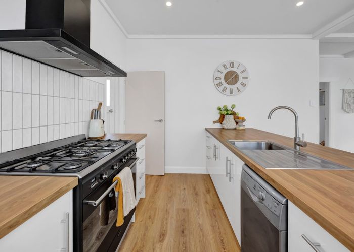  at 21 High Street West, Waitara