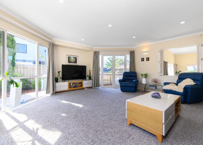  at 3 Carrowmore, Pinehill, Auckland