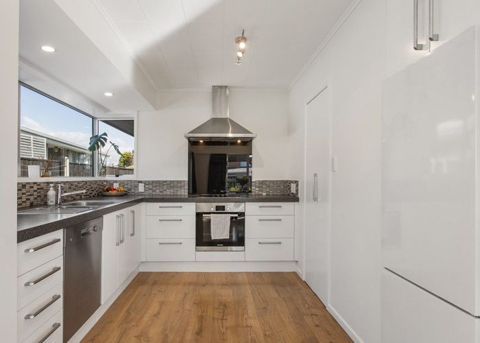  at 5 Cintra Place, Casebrook, Christchurch