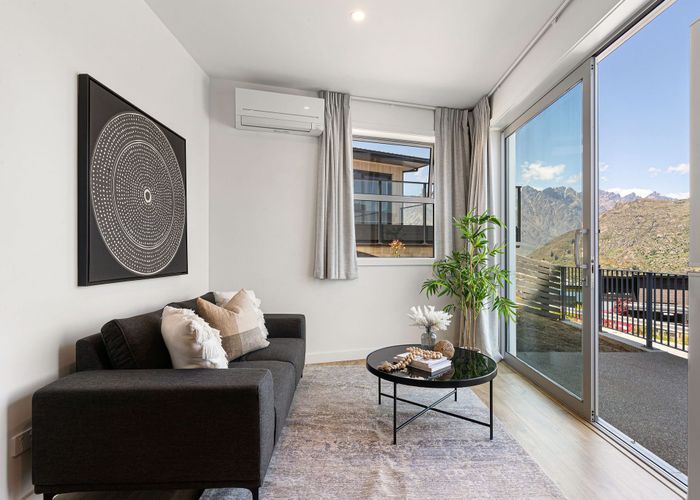  at 12 Florence Close, Queenstown Hill, Queenstown