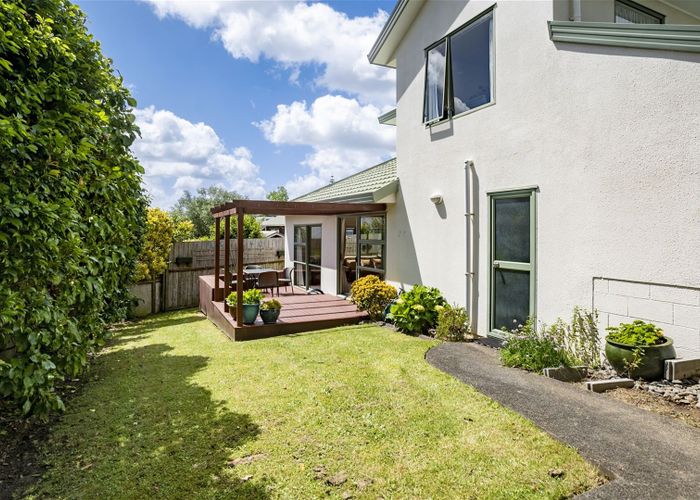  at 11A Bronzewing Terrace, Unsworth Heights, Auckland