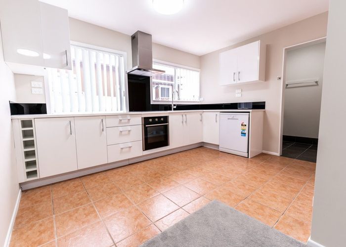  at 2/325 Mount Albert Road, Wesley, Auckland City, Auckland