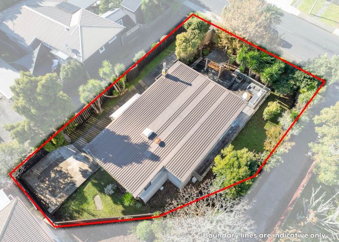  at 1/127 Moore Street, Howick, Manukau City, Auckland