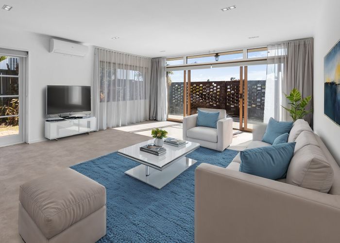  at 2/17 Hawkins Street, Meadowbank, Auckland