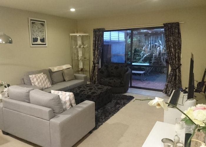  at 5 Bunker Rise, Golflands, Auckland