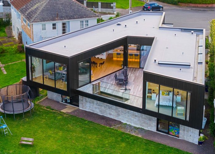  at 10 Lister Street, Point Chevalier, Auckland City, Auckland